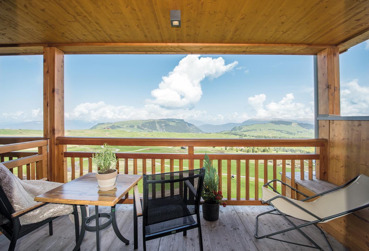 Hotel Goldknopf Alpe Di Siusi Exterior photo